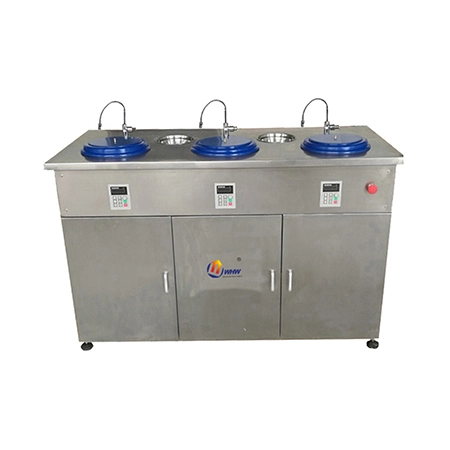 本机外壳采用不锈钢外壳，外形美观、结实、耐用，三盘三控三工位系统。